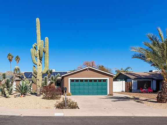 4th image of 2520 E Corrine Dr