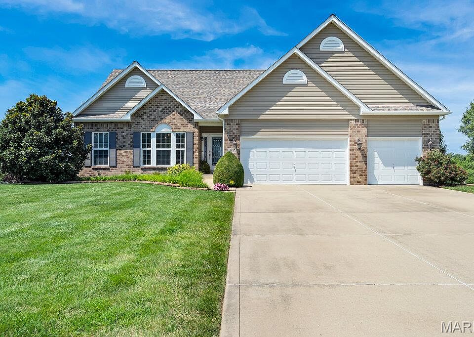 1st image of 831 Autumn Rise Ln