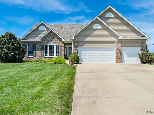 831 Autumn Rise Ln, Columbia, IL 62236