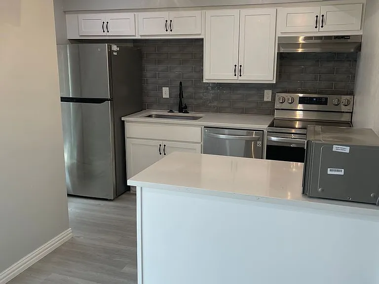 4652 Matilda St #H — Photo 2