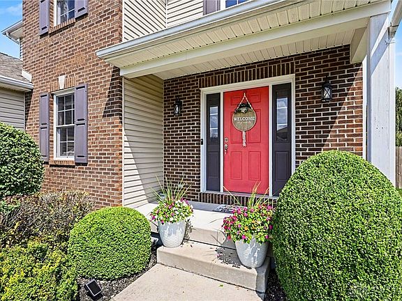4th image of 1159 Pond View Dr