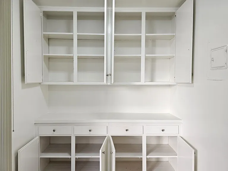 HARVARD APARTMENTS — Photo 11