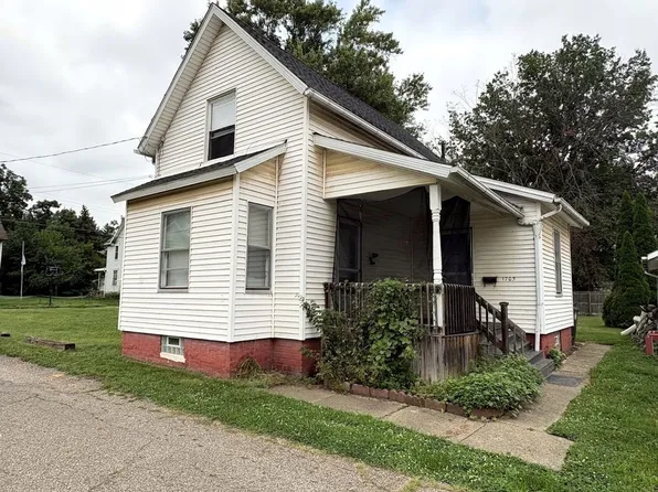 1705 Bechel Pl NW, Canton, OH 44708