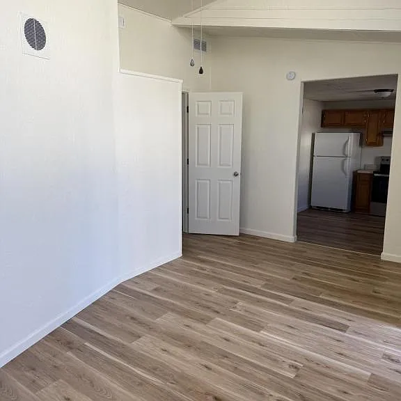 600 W Jackson St — Photo 16