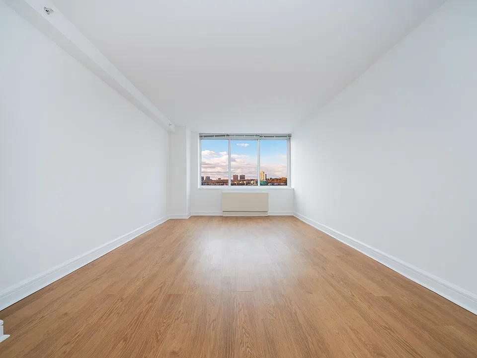 140 Riverside Blvd #1805
