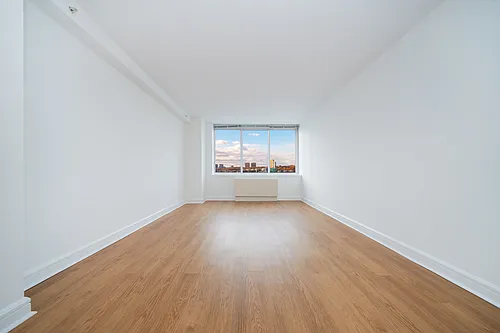 140 Riverside Blvd #2009 Photo 1