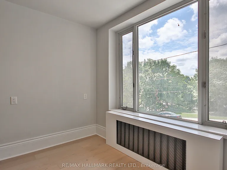 639 Broadview Ave #MAIN FL — Photo 14