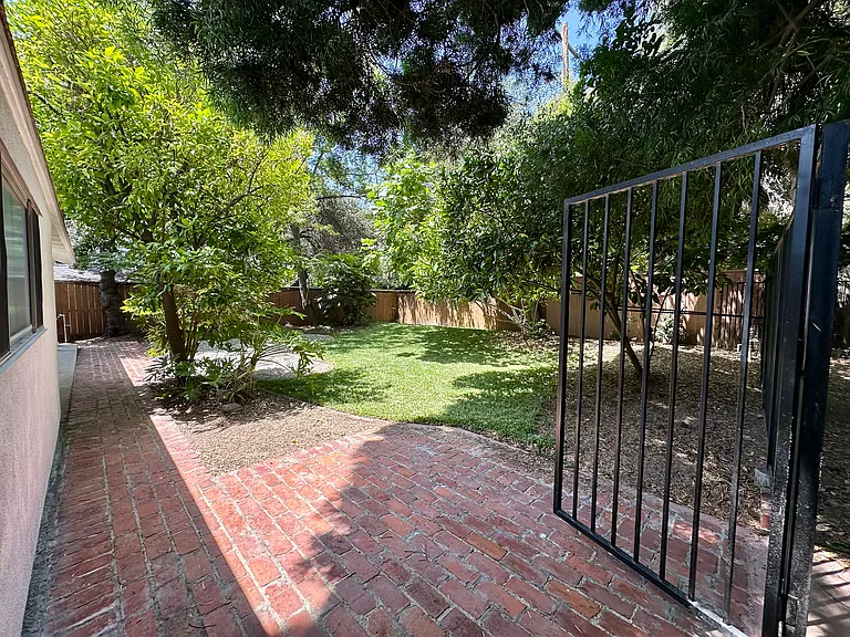 Del Monte Rd — Photo 21