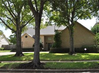 1026 Cardinal Ave, Sugar Land, TX 77478
