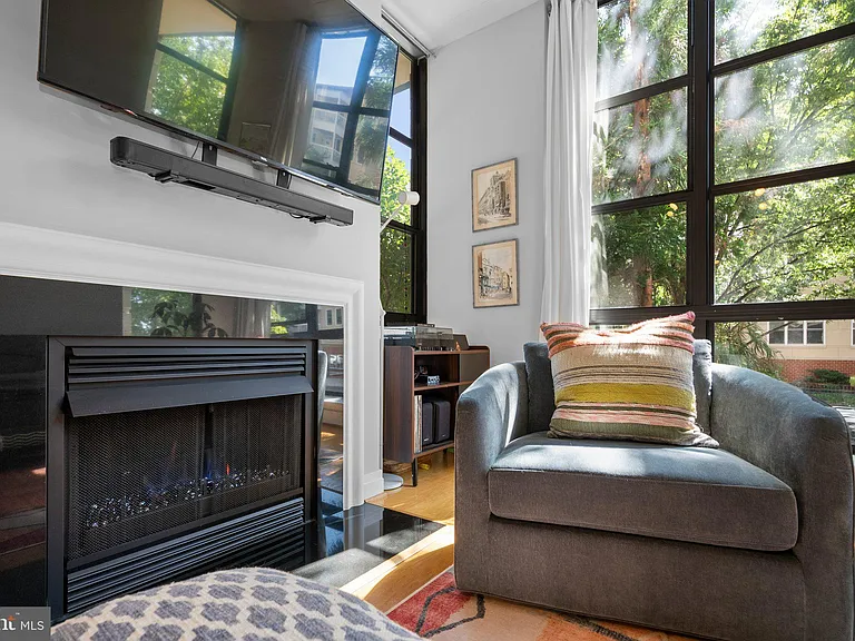 2020 12th St NW #108 — Photo 8