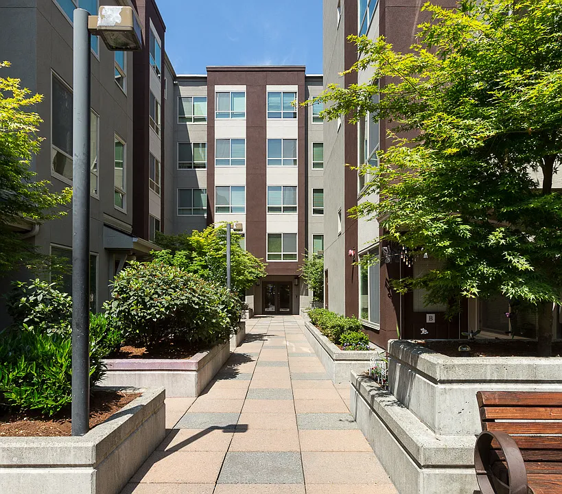 Cascade Court Apartments