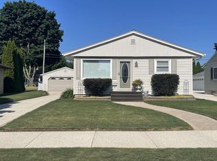 2828 S 11th Pl, Sheboygan, WI 53081