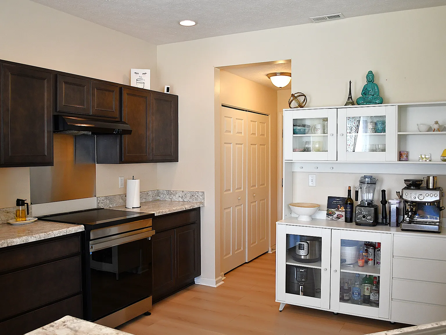 3 bed, 2130 sqft, $2,000 — Photo 4