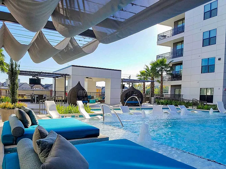 PearlWashington_ext_cabana-2