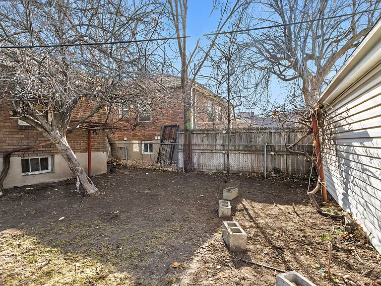 377 N 200 W — Photo 30
