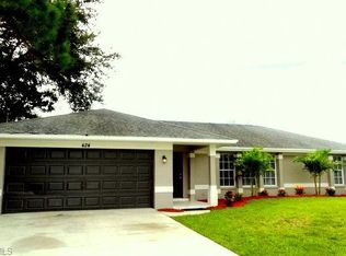 424 SW 37th Ter, Cape Coral, FL 33914