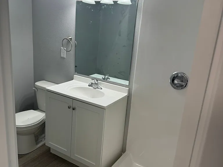 104 5th Ave S #4 — Photo 5