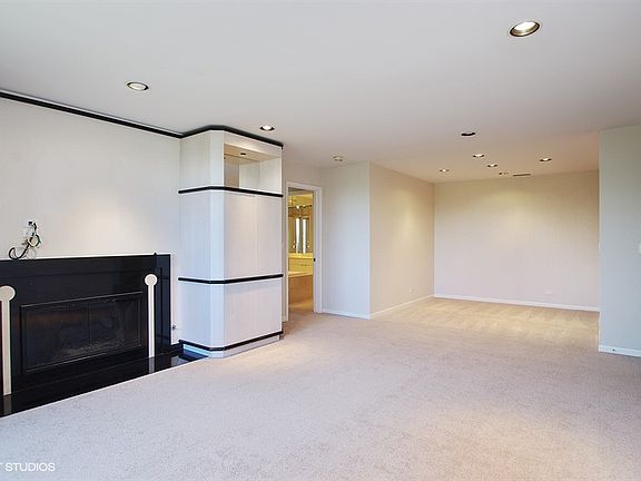 3rd image of 4545 W Touhy Ave APT 101