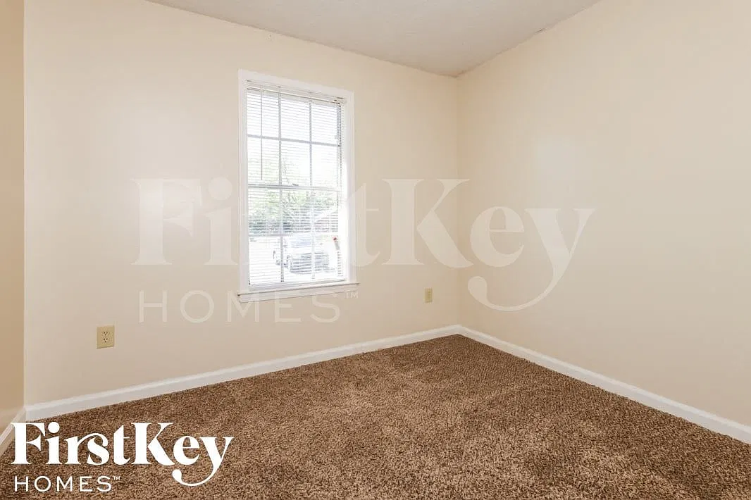 3 bed, 2.0 bath, 1655 sqft, $1,745 — Photo 3