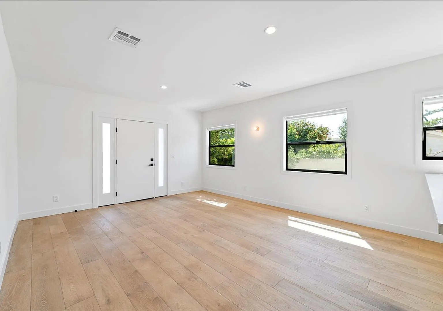 Beautiful Glassell Park Apartment! — Photo 3