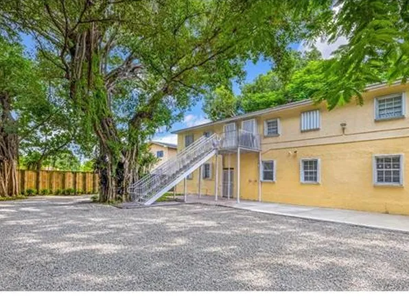 1149 NW 24th St, Miami, FL 33127