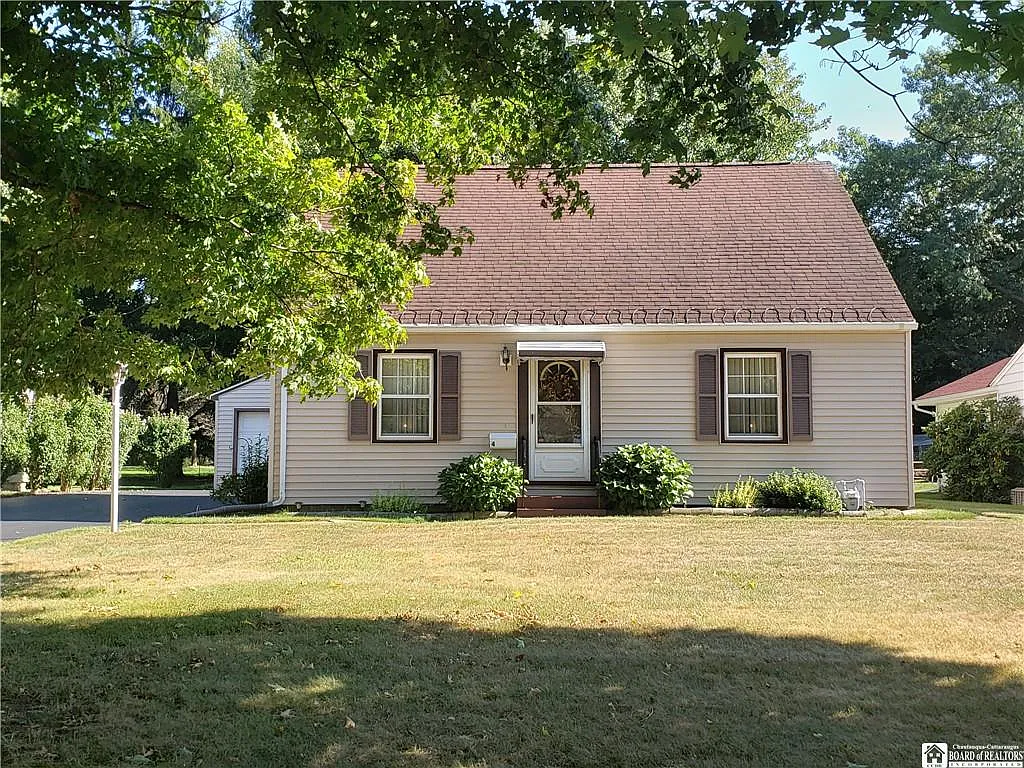 4 Matteson St photo 1