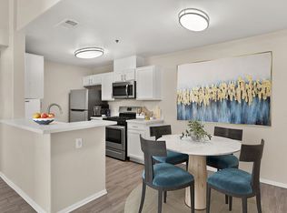 1881 S Santa Fe Ave APT 102, San Jacinto, CA 92583