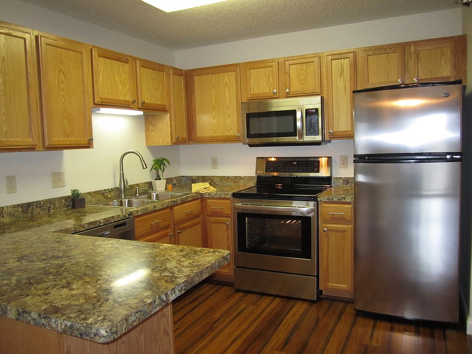 Kitchen with all brand new stainless appliances