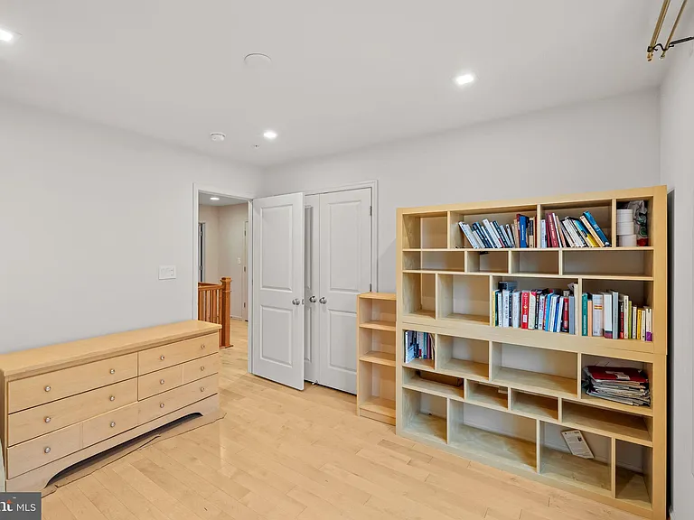 1116 Autumn Brook Ave — Photo 52