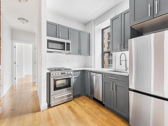 3rd image of 23 Catherine St #3B