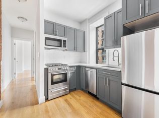 23 Catherine St #2B, New York, NY 10038