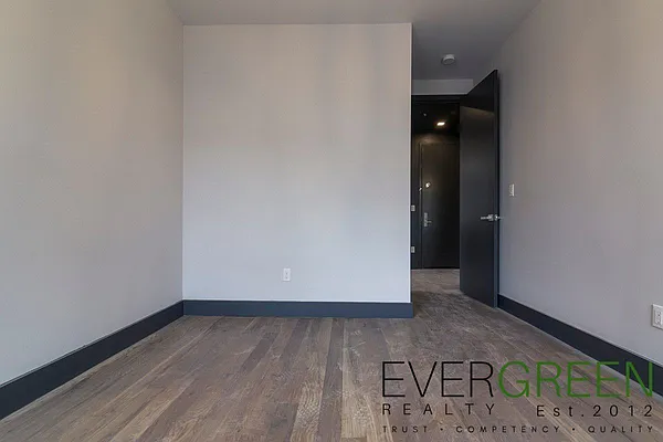 Rented by Evergreen Apartments BK | media 42