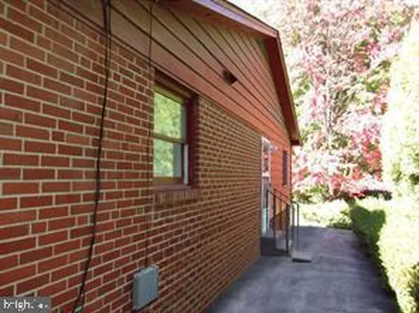 6013 Neilwood Dr, Rockville, MD 20852
