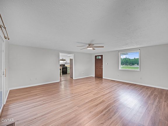 4th image of 185 Henderson Rd