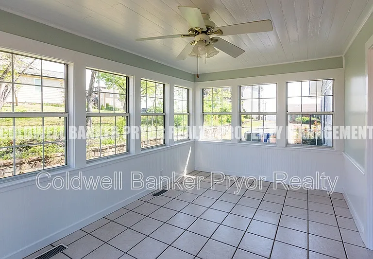 323 Walsh Rd — Photo 20
