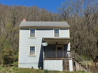 183 Hillside Dr, Boomer, WV, 25031