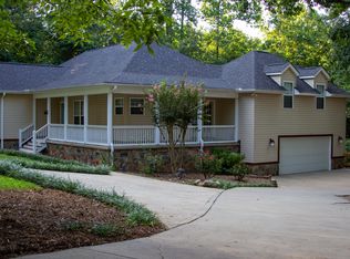 215 Roberts Rd, Taylors, SC 29687