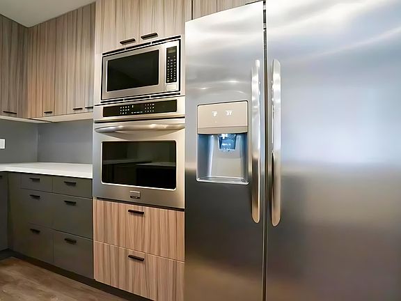 4th image of 3107 S Canfield Ave APT 8