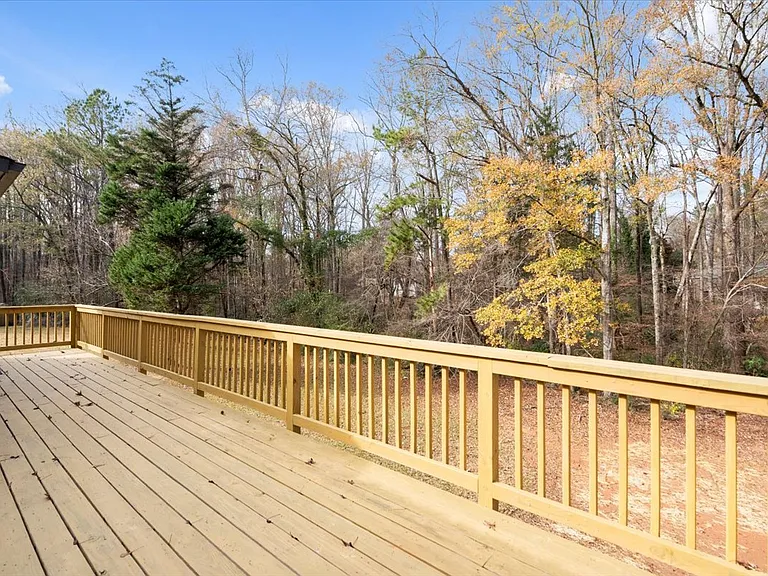 1040 Brookwood Dr — Photo 13