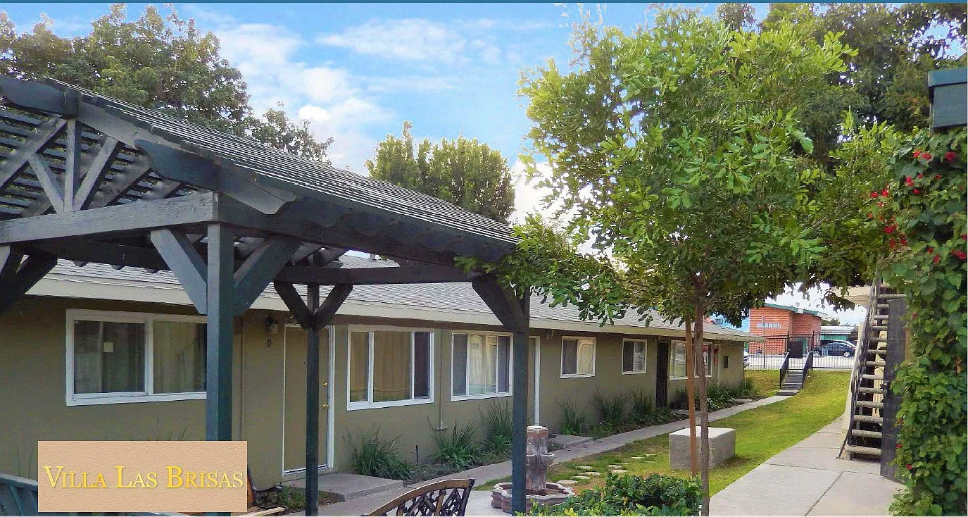 2 bed, 875 sqft, $1,945 — Photo 1