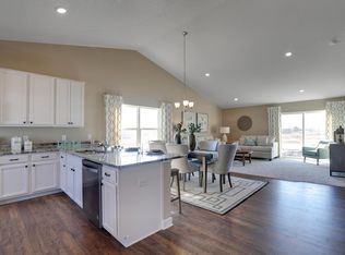 2121 Arcadia St, Shakopee, MN 55379