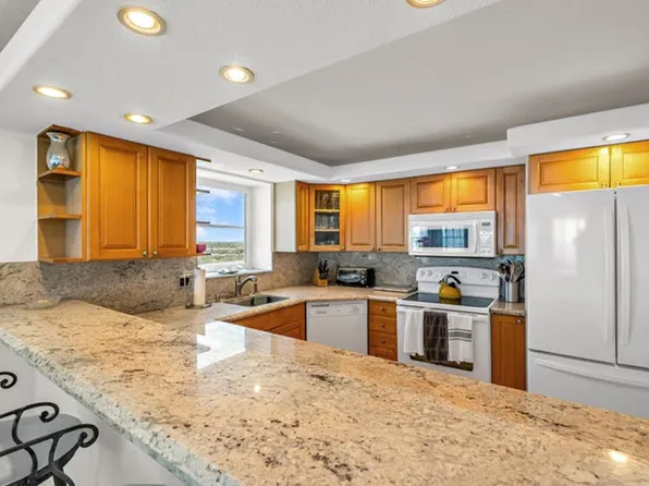 3000 S Ocean Blvd APT 1106, Boca Raton, FL 33432