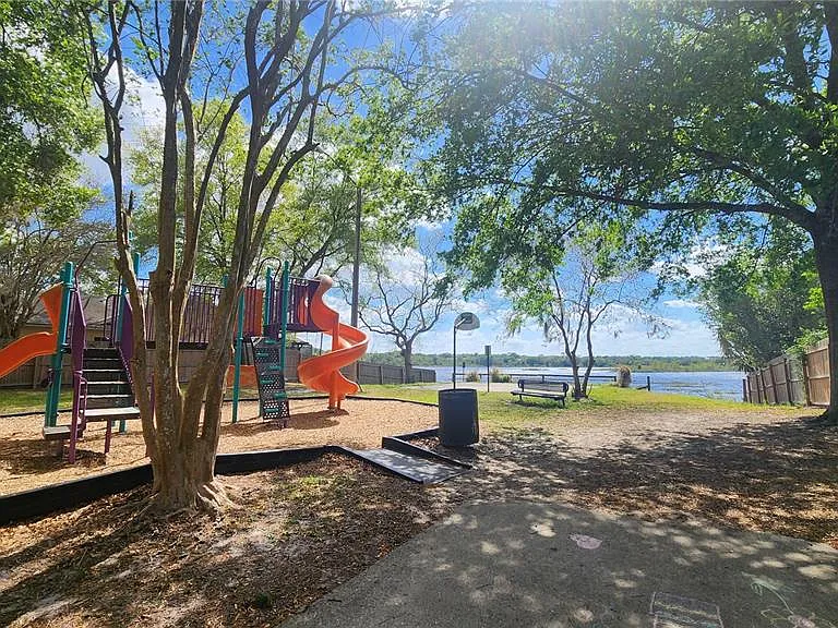 1512 Prairie Lake Blvd — Photo 3