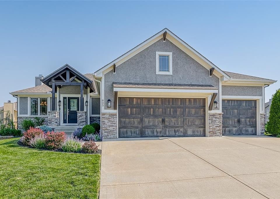 1st image of 805 SE Oriole Ct