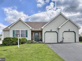 101 Cranbrook Dr, Dover, PA 17315