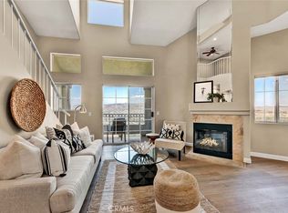 7833 E Viewrim Dr, Anaheim, CA 92808