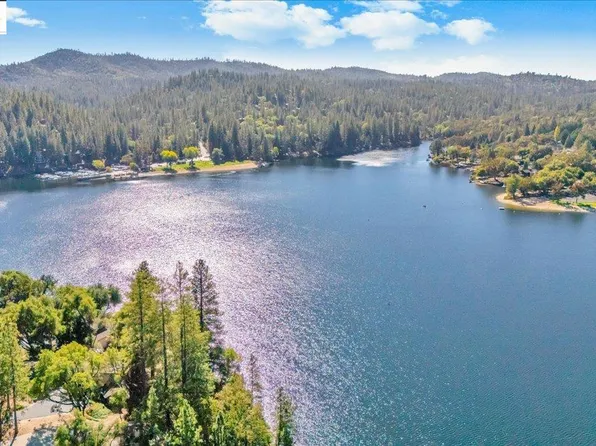 20275 Ferret Ct, Groveland, CA 95321