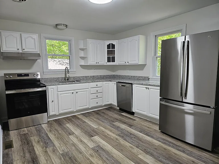 8405 Rugby Rd — Photo 6