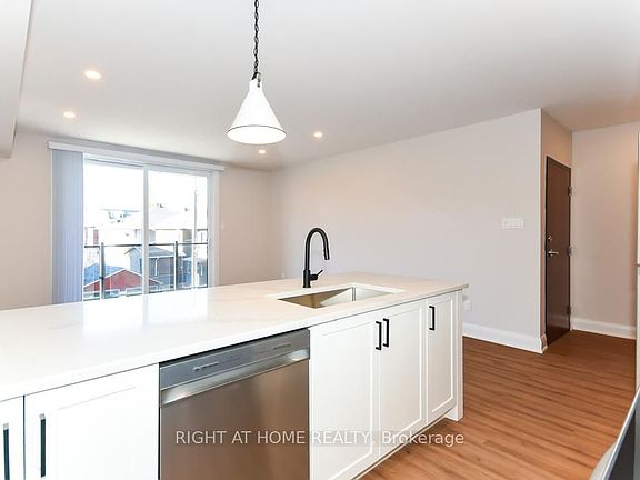 5th image of 35 Monk St #8