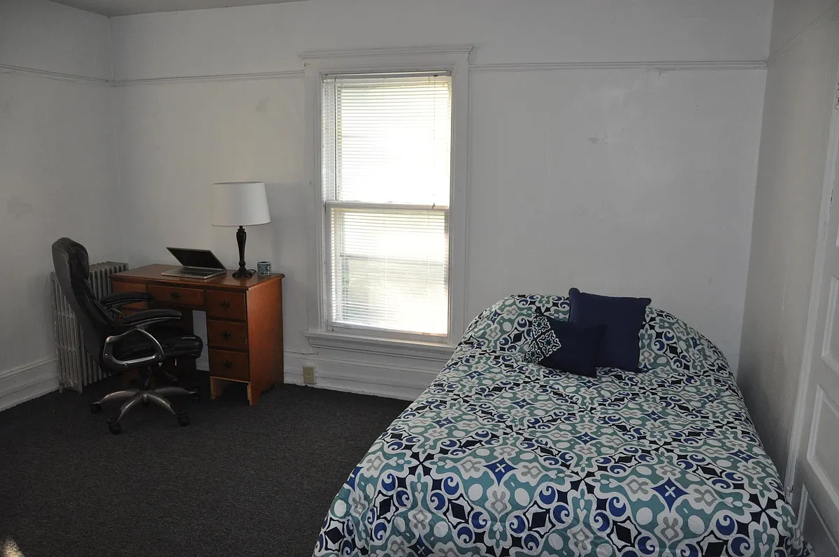 Building Photo - 116 Ferris Pl #2